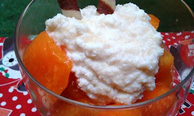 Copa de Frutas con Requesón