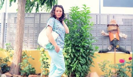 Mi vestido azul - Capri pants (1)