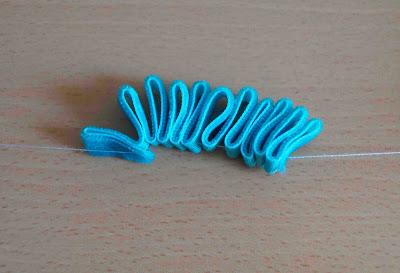 Tutorial: flores con cintas / Tutorial: ribbon flowers