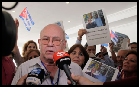 Barnet con las turbas castristas en Panamá