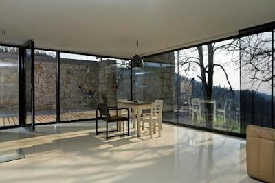 Casa Minima y Moderna en Kojetin