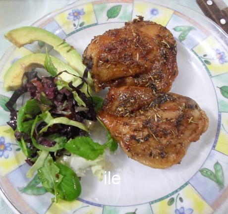 Muslitos de pollo a la miel con tomillo y romero