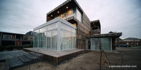 Villa en Holanda construida con materiales reciclados.