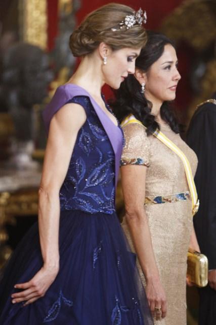 Dña. Letizia, más regia que nunca, opaca a la Primera Dama de Perú