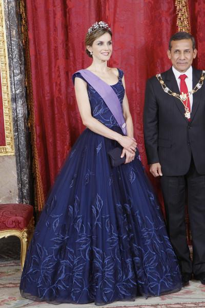 Dña. Letizia, más regia que nunca, opaca a la Primera Dama de Perú