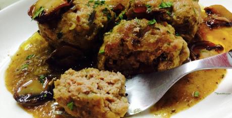 Albóndigas con champiñones en salsa