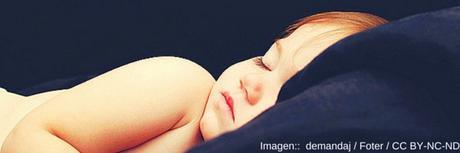 Cómo mantener una correcta salud cerebral bebé durmiendo
