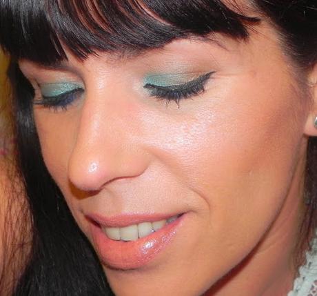 Verde menta y azul eléctrico (look y outfit)