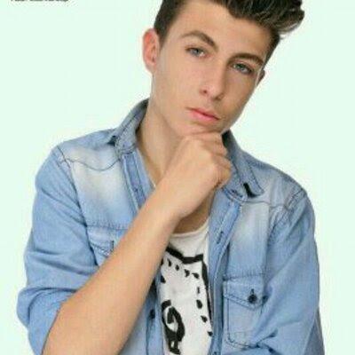 Aarón Blasco saca su primer disco, tras La Voz kids