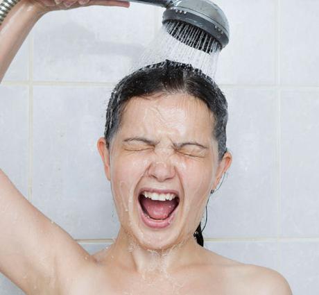 Eucerin bajo la ducha