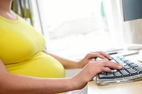 ¿La licencia de maternidad estimula la natalidad?