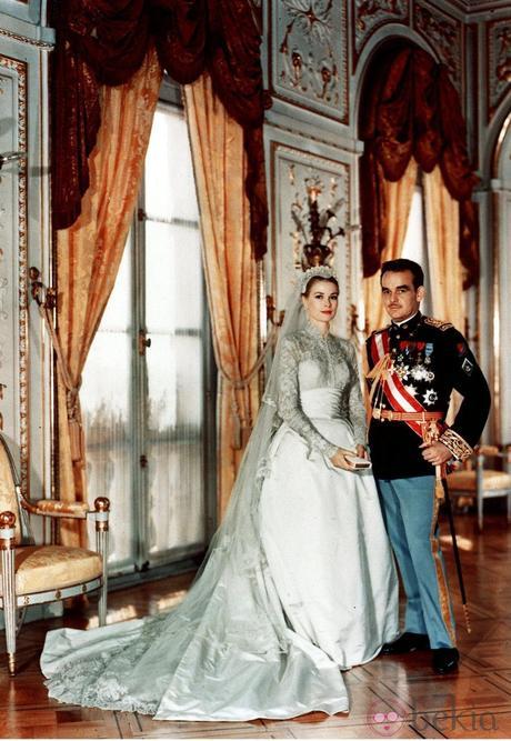 Rainiero de Mónaco y Grace Kelly el día de su boda
