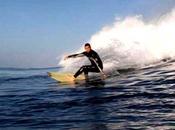 hombre volvió surfear infierno