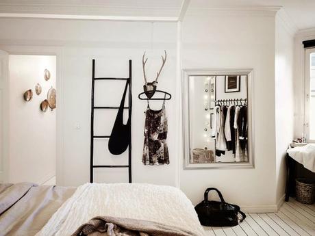 Mirror bedroom