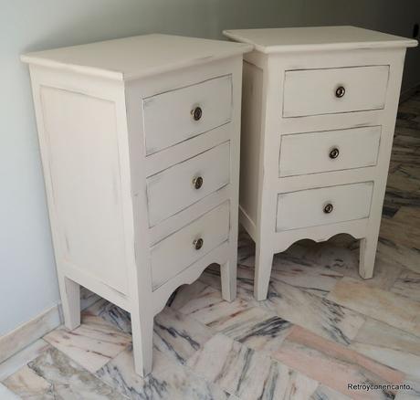 ¡Faltaban las mesillas!