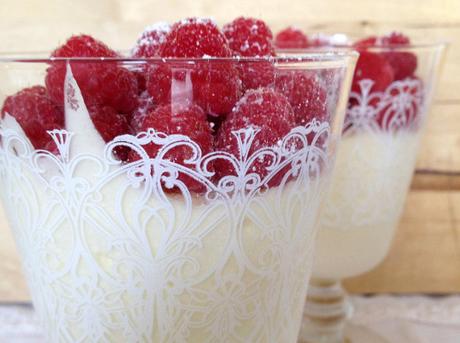 recetas delikatissen recetas caseras mousse postres fáciles y rápidos postres delikatissen postres con frambuesas postres blancos y rojos Mousse de chocolate blanco mousse de chocolate 