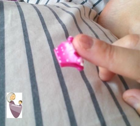 La pinza clavada en mi dedo