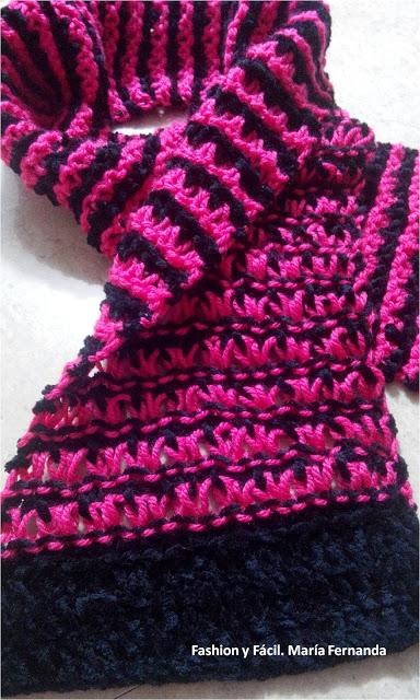 Una bufanda con diferentes texturas y colores (A scarf with different texture and colors)