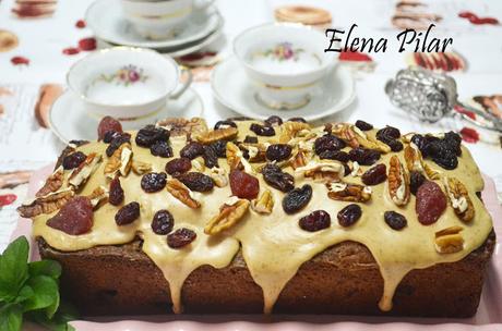 Pound cake de café con pecanas y cranberries