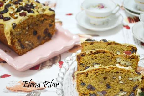 Pound cake de café con pecanas y cranberries