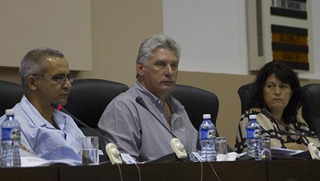 Asiste Díaz-Canel a sesiones de Comisiones parlamentarias 