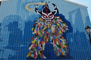 Fachada con la imagen de Jarramplas en Piornal