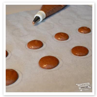 MACARONS DE CHOCOLATE Y FRUTA DE LA PASIÓN / CHOCOLATE AND PASSIONFRUIT MACARONS