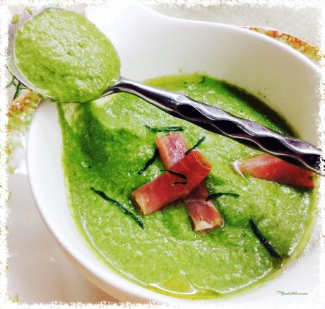 Gazpacho de lechuga con rollito de jamón serrano