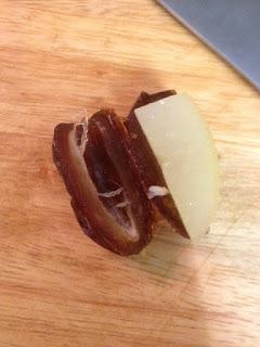 DATILES CON PERA Y BEICON