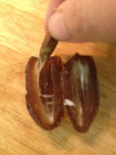 DATILES CON PERA Y BEICON