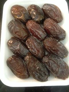 DATILES CON PERA Y BEICON