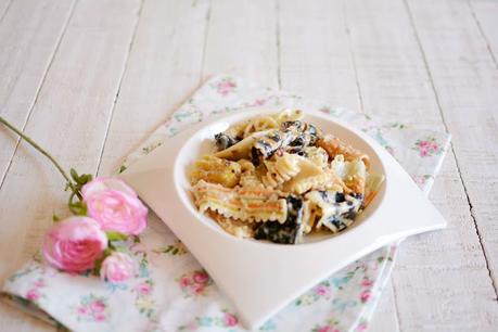 Pasta con bacon y pistachos