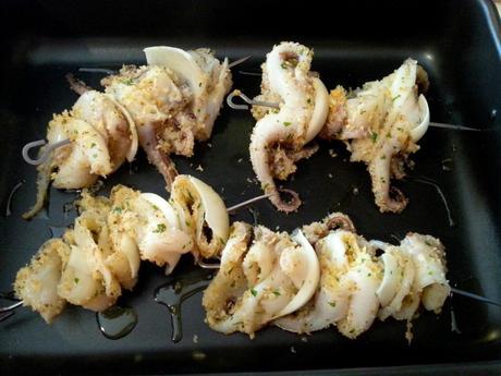 Brochetas de sepia – Brochetas de sepia al horno – Brochetas de pescado al horno – Spiedini di seppia al forno brochetasepia3