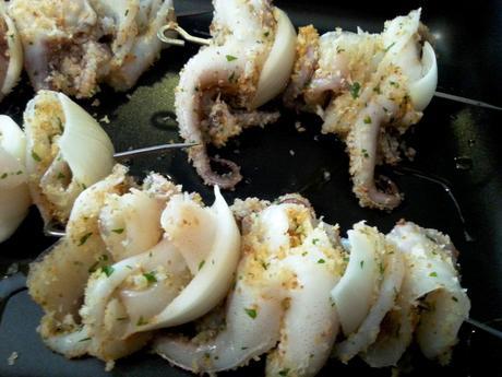 Brochetas de sepia – Brochetas de sepia al horno – Brochetas de pescado al horno – Spiedini di seppia al forno brochetasepia4