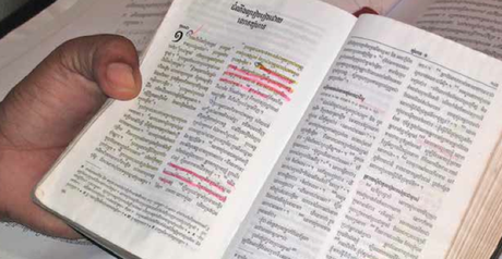Biblias y alfabetización para Laos y Camboya