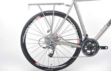 Lynskey Sportive Disc, una extravagante construcción para cicloturismo en sólido titanio