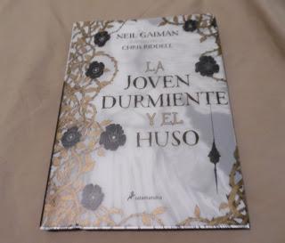 Reseña |La joven durmiente y el huso| Neil Gaiman / Chris Riddell | Editorial Océano