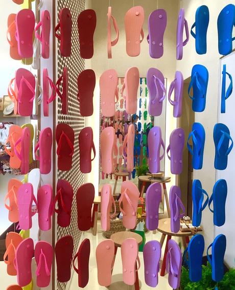 havaianas barcelona flit flops