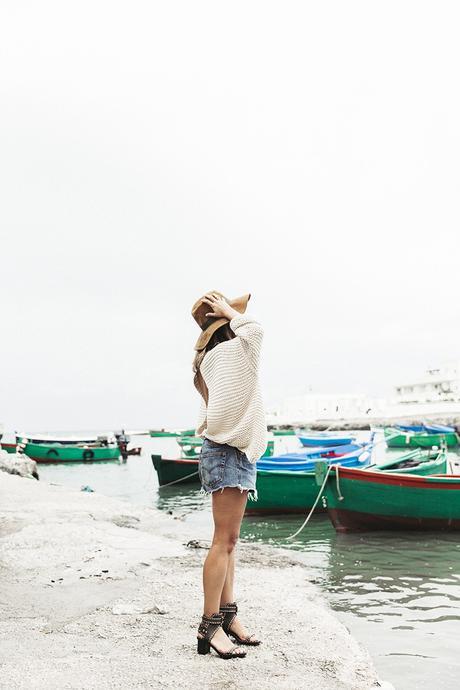 Open_Back_Knitwear-We_are_Knitters-Levis-Shorts-Isabel_Marant_Sandals-Outfit-Hat-Italy_Road_Trip-San_Vito-22