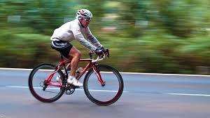 USO DEL CASCO EN EL CICLISMO