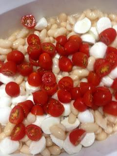 ENSALADA DE JUDIAS BLANCAS, SANDIA, TOMATITOS Y FRAMBUESAS