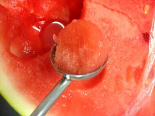 ENSALADA DE JUDIAS BLANCAS, SANDIA, TOMATITOS Y FRAMBUESAS