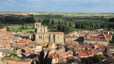 El caserío de Peñaranda visto desde la peña del castillo