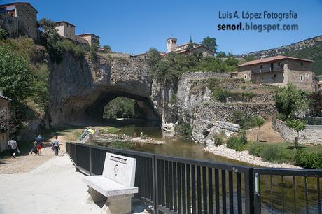 Puentedey, el pueblo sobre la roca