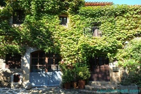 Pueblos medievales con encanto por los que perderse este verano 9 pueblos con encanto medieval sant martí vell baix empordà fujifilm x-e1
