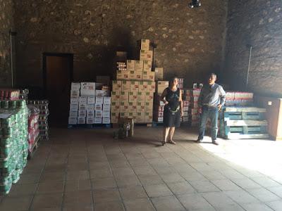 El ayuntamiento de Almadén ha comenzado el reparto de 6130 kilos de alimentos básicos