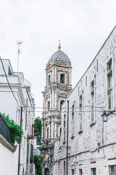 Suede_Dress-Louis_Vuitton_Red_Bag-Monogram.Isabel_Marant_Sandals-Outfit-Street_Style-Conversano-Italy_Road_Trip-19