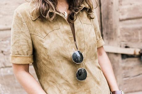 Suede_Dress-Louis_Vuitton_Red_Bag-Monogram.Isabel_Marant_Sandals-Outfit-Street_Style-Conversano-Italy_Road_Trip-16
