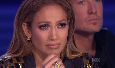 Jennifer Lopez llorando