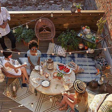 terrazas y balcones decoración plantas y flores decoración exterior mesas de verano Inspiración para decorar terrazas y balcones hacer muebles con palets cajas estilo nórdico escandinavo espacios exteriores decoración blog decoración nórdica balcones terrazas diy 